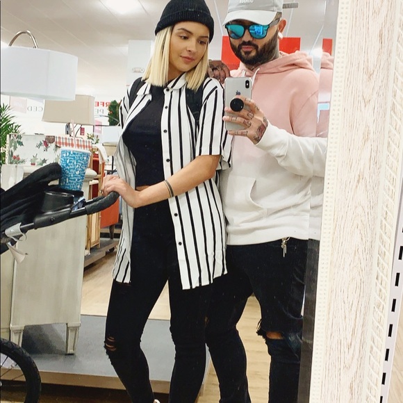 MEET YOUR POSH AMBASSADOR! 🦋 - Picture 5 of 6